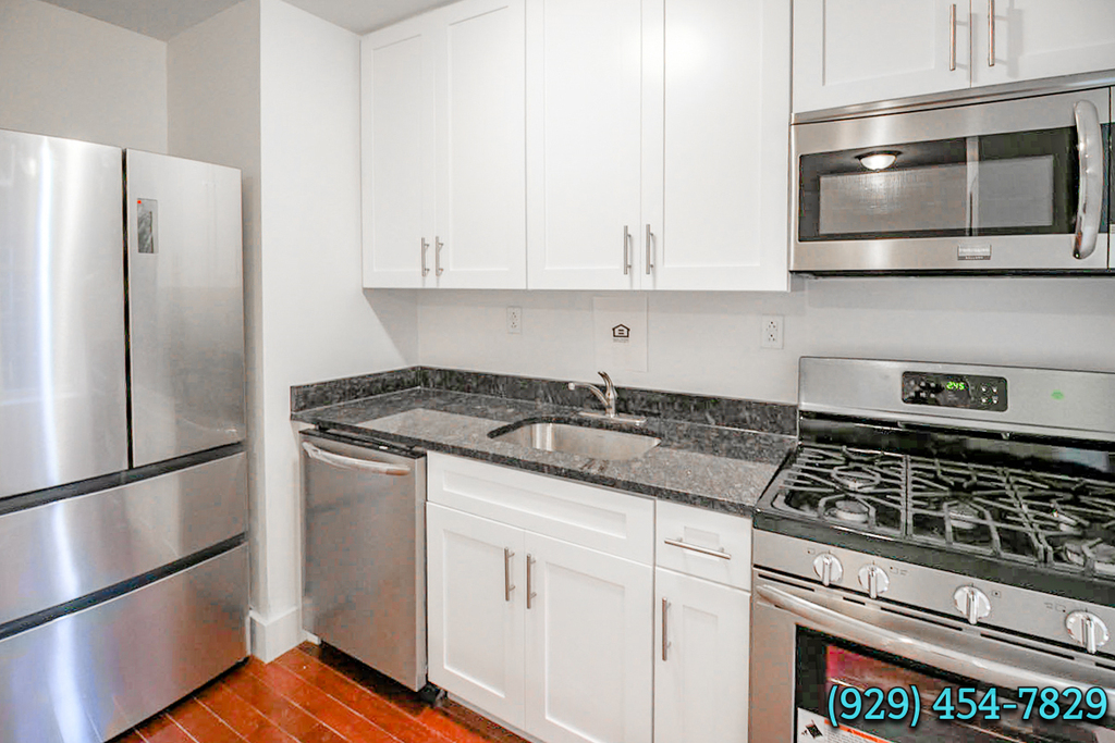 1050 Lafayette Avenue - Photo 1