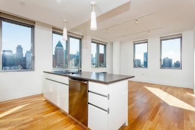 554 West 54th Street - Photo 2