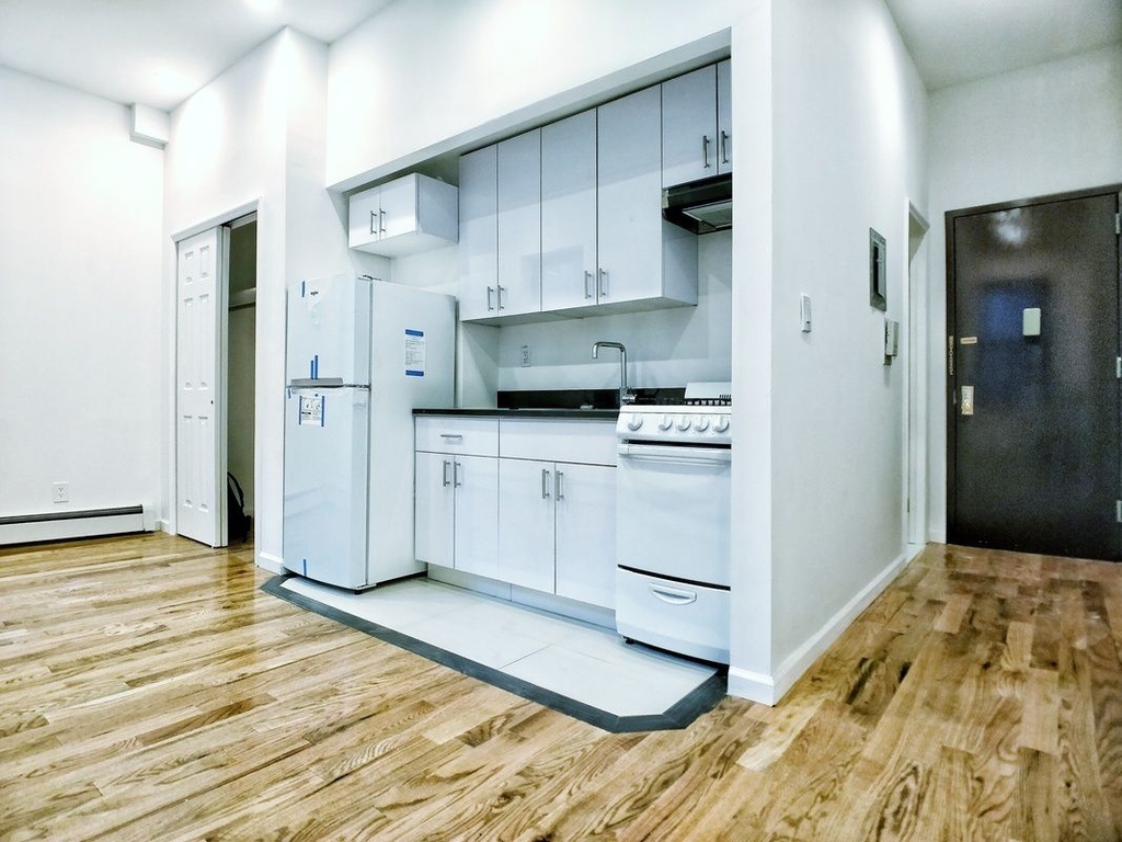 249 East 53rd Street - Photo 1