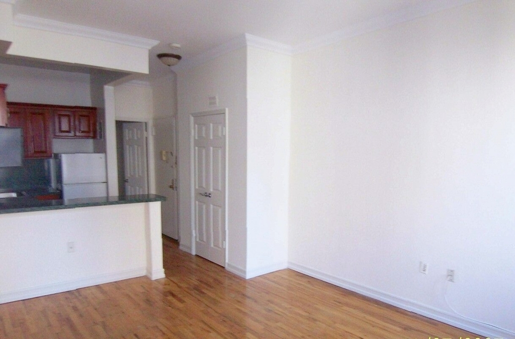 906 Amsterdam Avenue - Photo 4