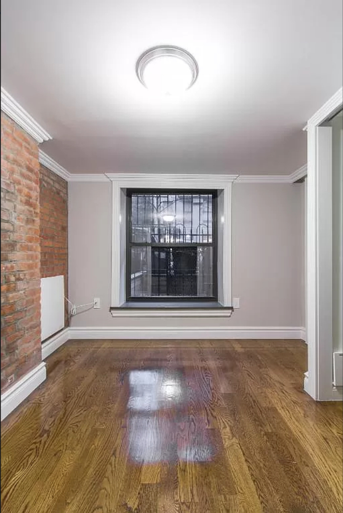 529 East 6th Street - Photo 1