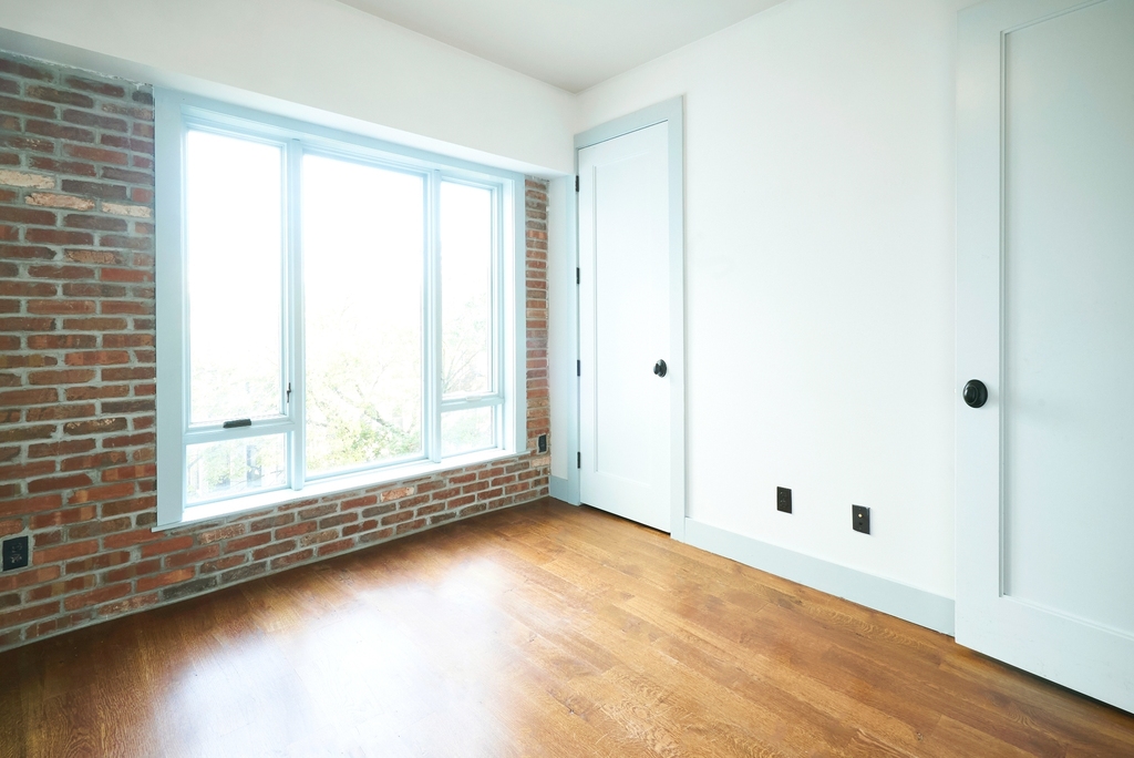 31 Brooklyn Avenue - Photo 10