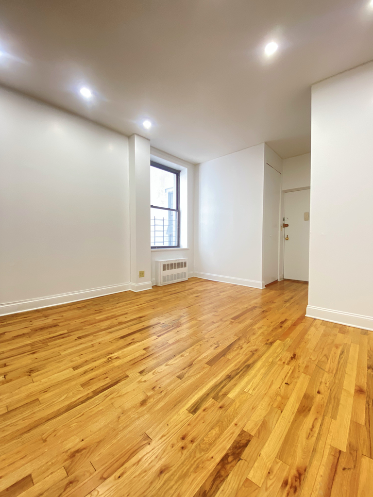 550 West 157th Street - Photo 6