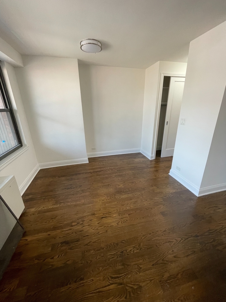 240 East 82nd Street - Photo 2