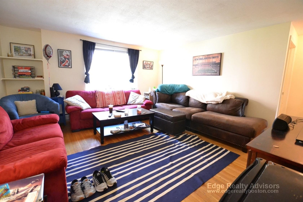 43 Colborne Rd Apt 1 - Photo 0