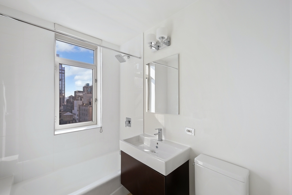 66 West 38th Street - Photo 7