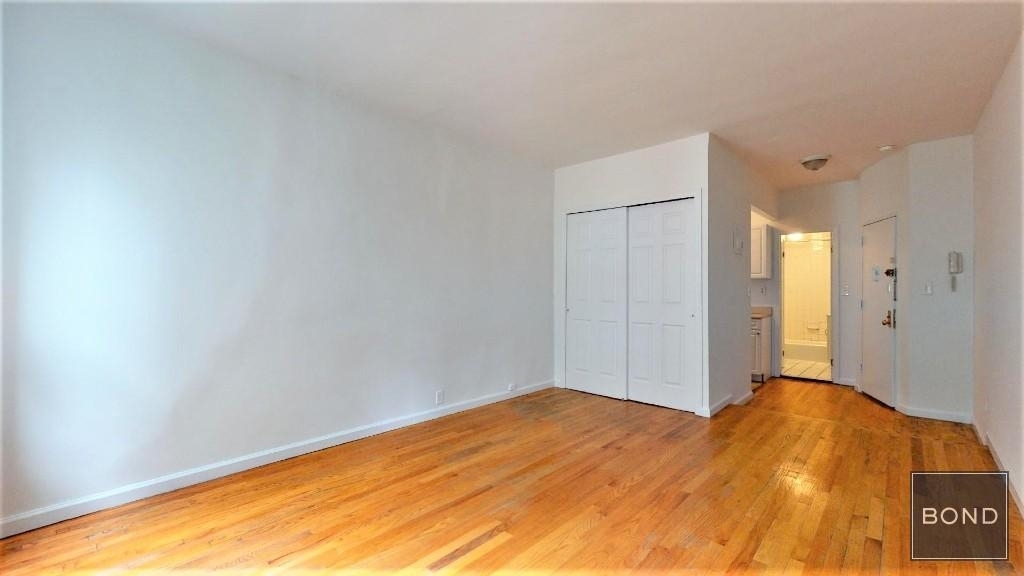 335 East 92 Street - Photo 2