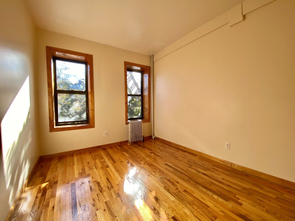 291 Crown Street - Photo 4