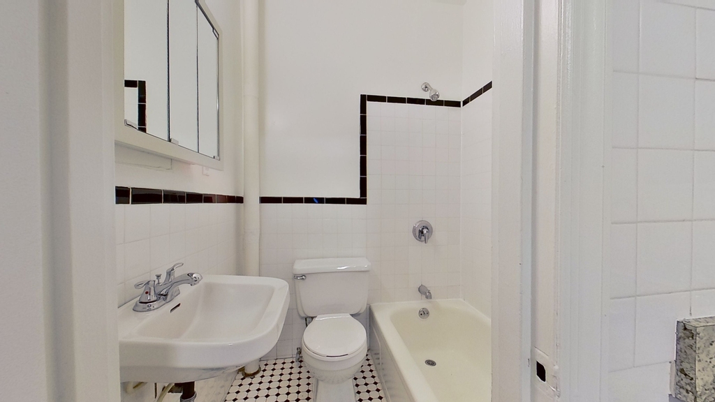 324 East 61st Street - Photo 2