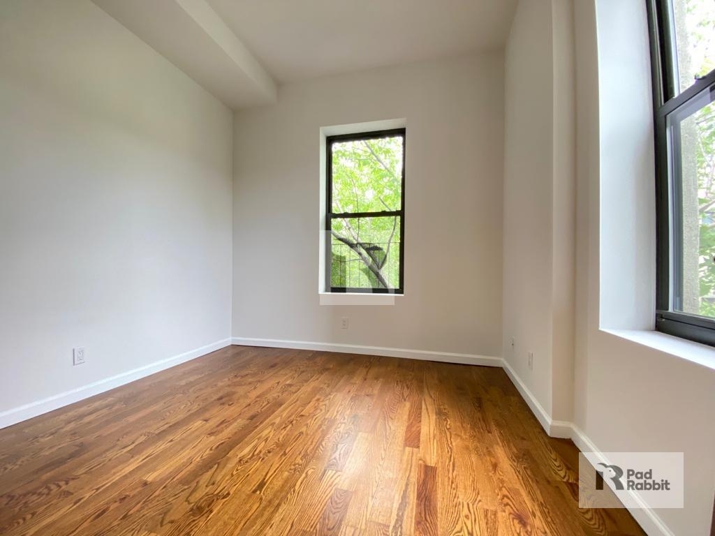 724 Franklin Avenue - Photo 3