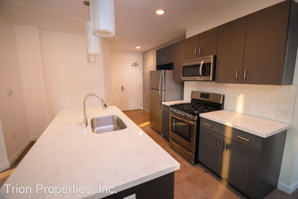 1136 W 6th Street - Photo 29