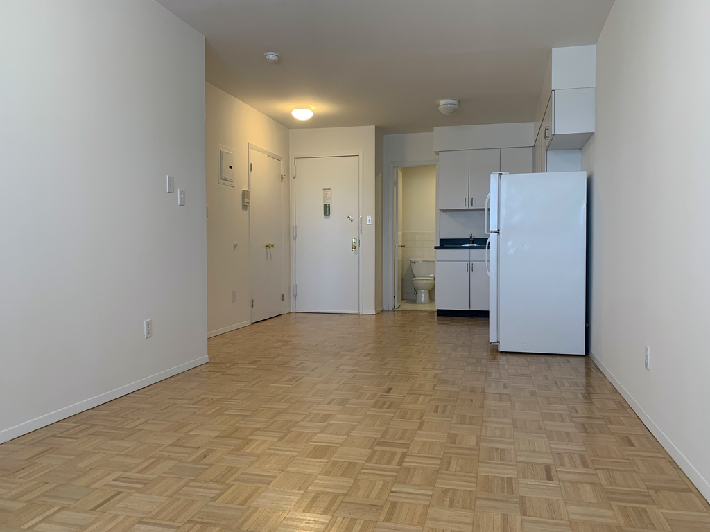 18-31 27th Avenue - Photo 3