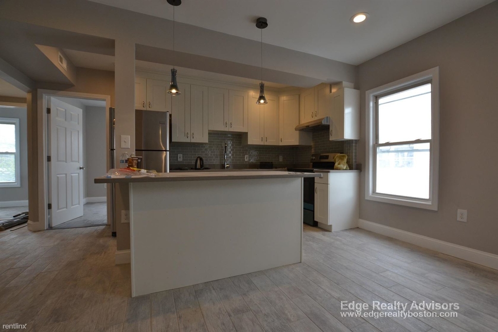 77 Linden St # 1 - Photo 2