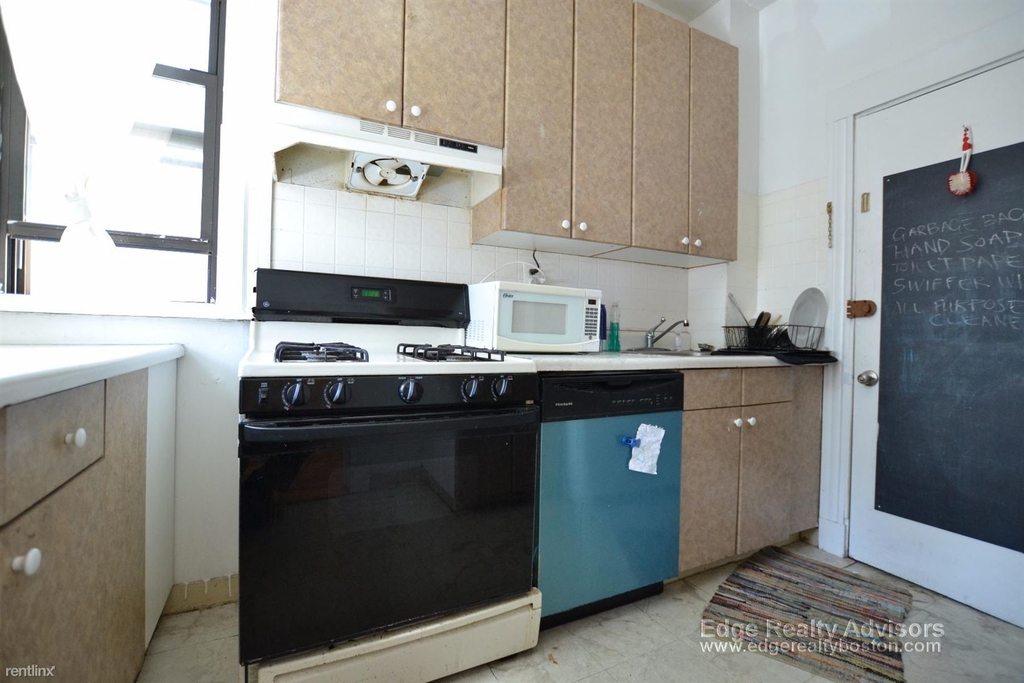 30 Glenville Ave # 2o - Photo 5