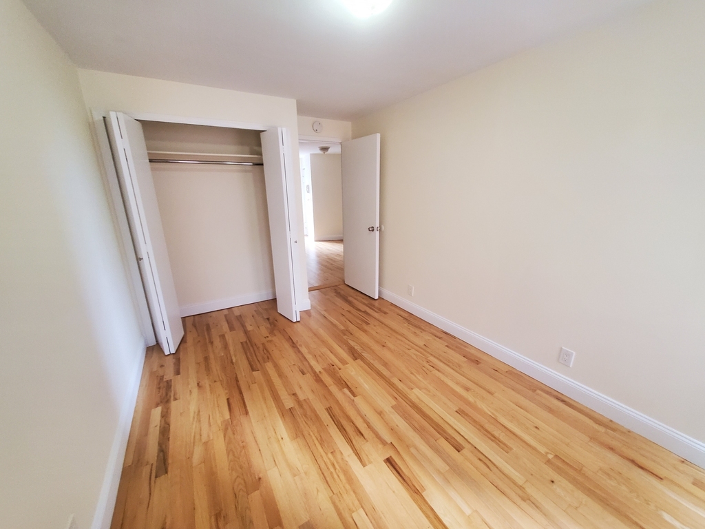 516 East 80th Street - Photo 4