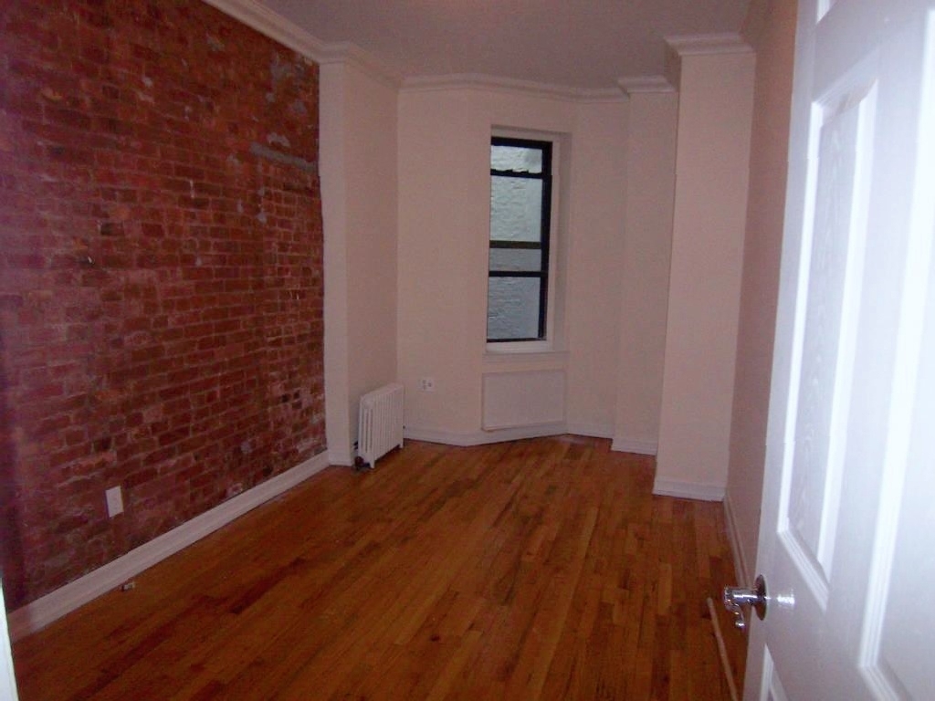 908 Amsterdam Avenue - Photo 3