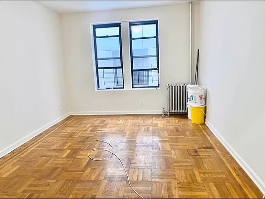 1365 west 7 st  - Photo 3