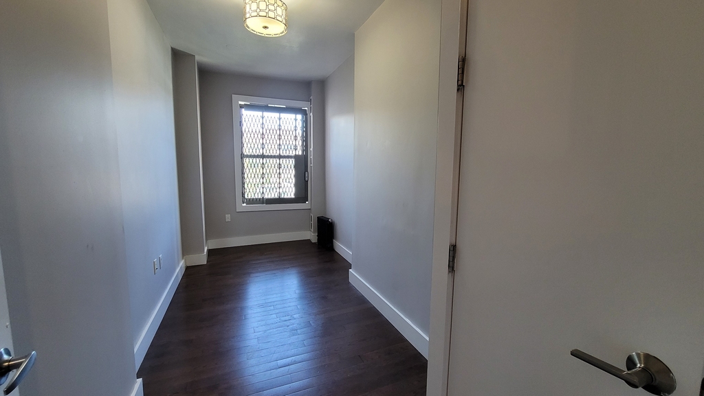 420 East 148th Street - Photo 5