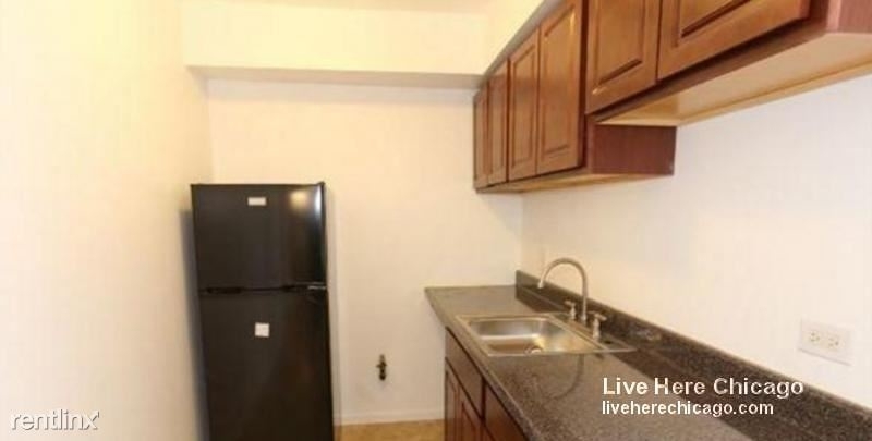 1042 W Hollywood Ave - Photo 1