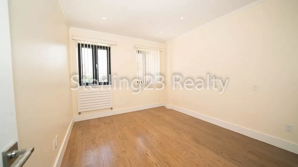 23-9 Ditmars Boulevard - Photo 5