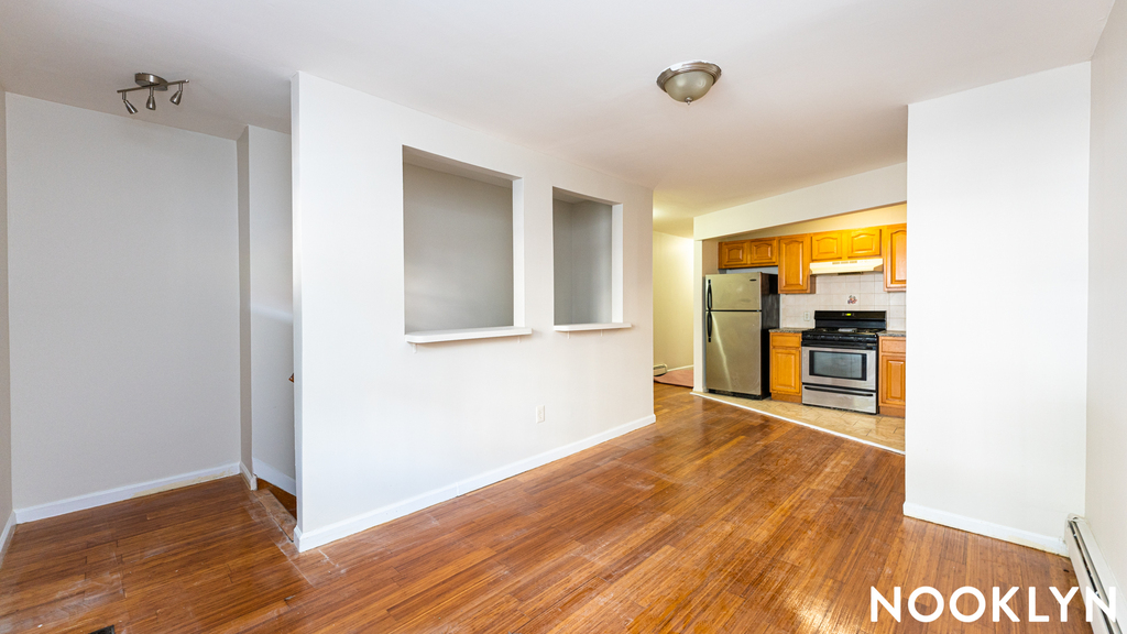 316 Throop Avenue - Photo 13