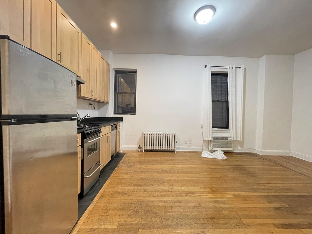 333 East 84th St - Photo 1