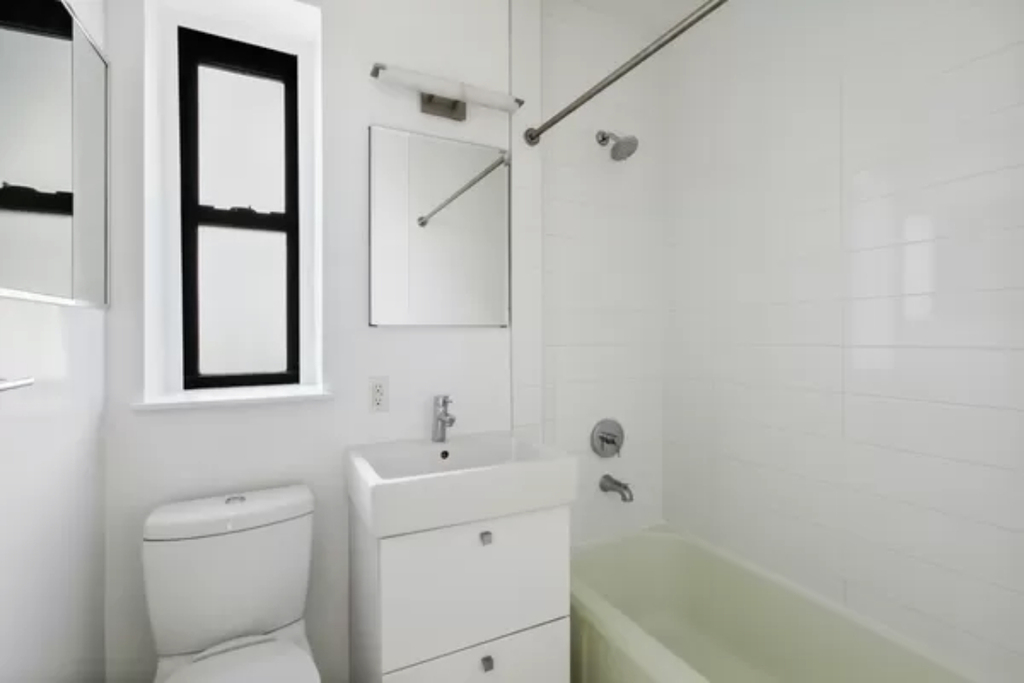 252 East 61st Street - Photo 7