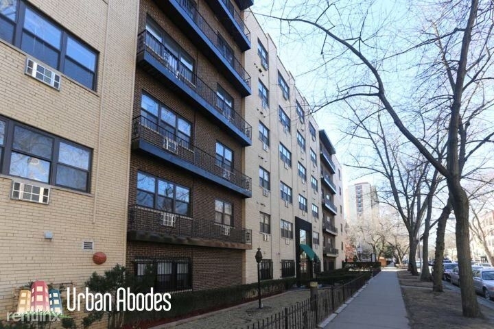 445 W Barry Ave 1 - Photo 0