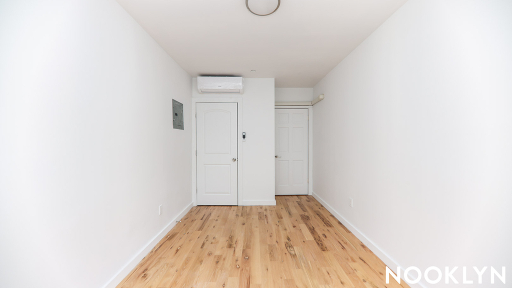 141 Maujer St - Photo 6