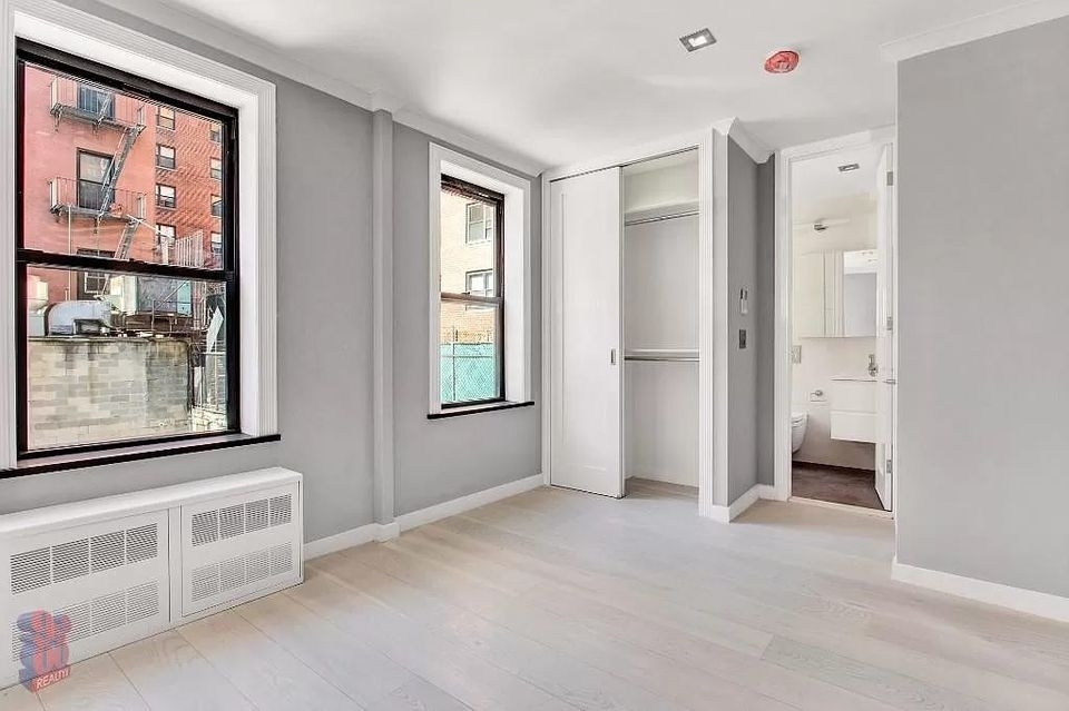 213 East 26th Street - Photo 10