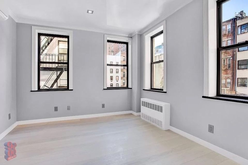 213 East 26th Street - Photo 5