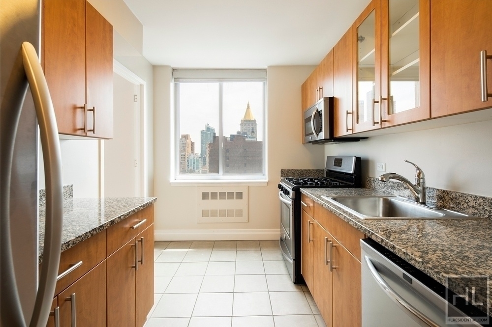 East 54 Street - Photo 6