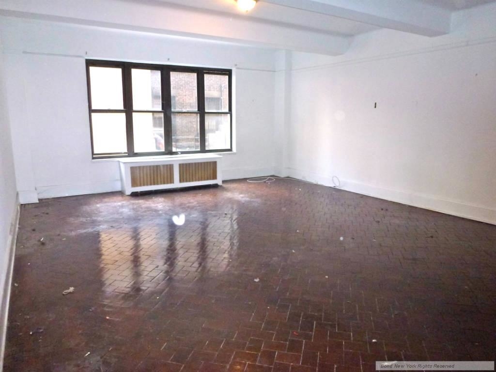 160 West 73rd Street - Photo 2