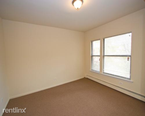 811 E 46th St 310 - Photo 3