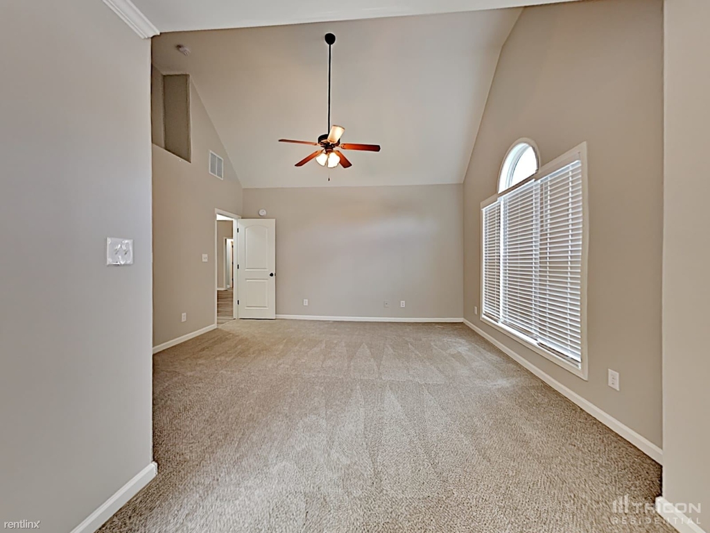 104 Logan Creek Court - Photo 8