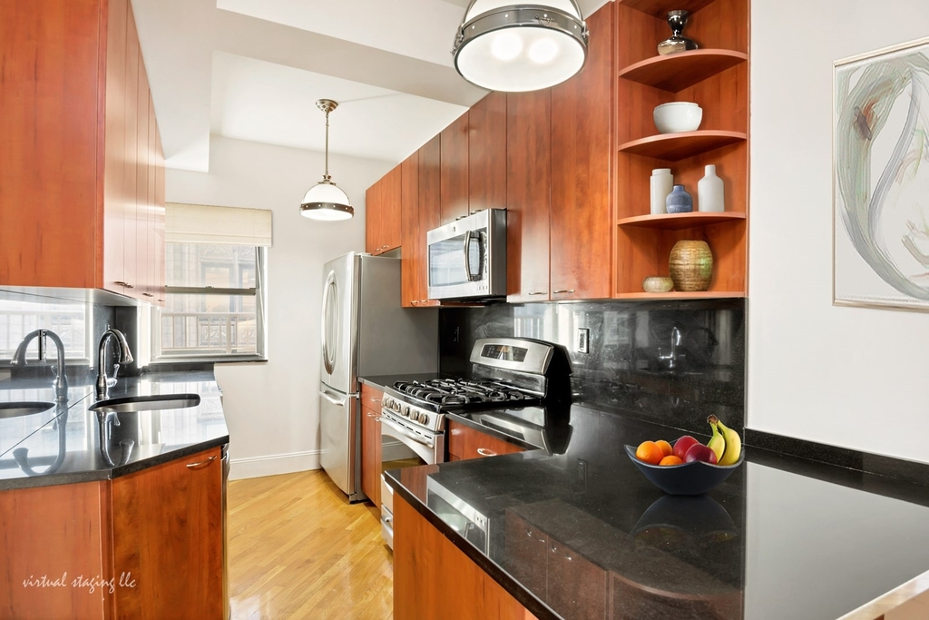 121 Madison Avenue - Photo 1