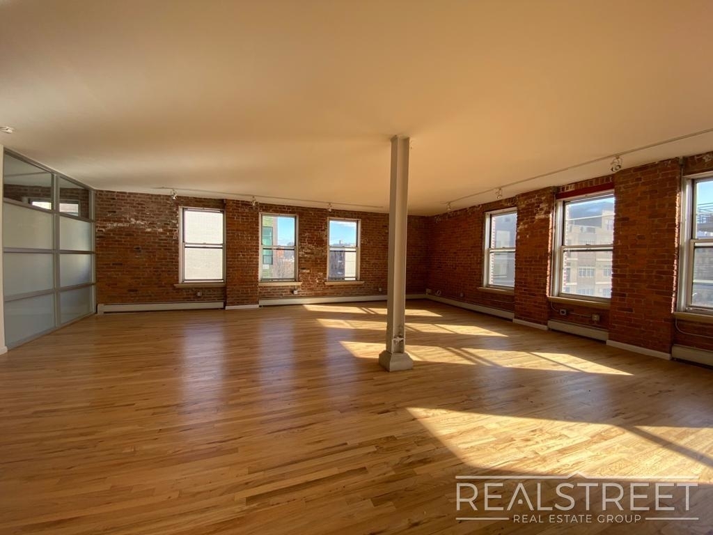 425 Keap Street - Photo 1