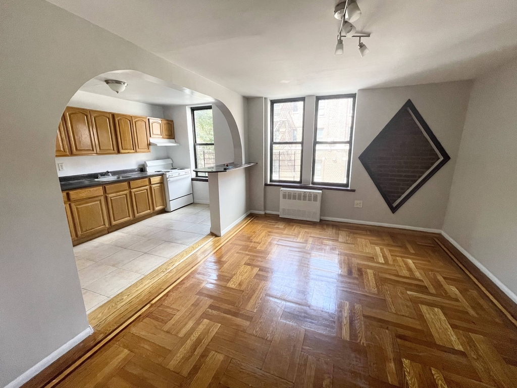 585 East 21st Street - Photo 2