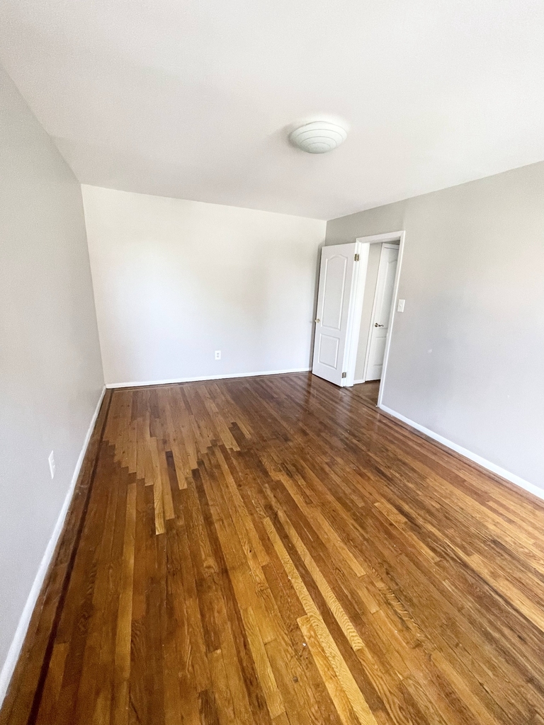 585 East 21st Street - Photo 11