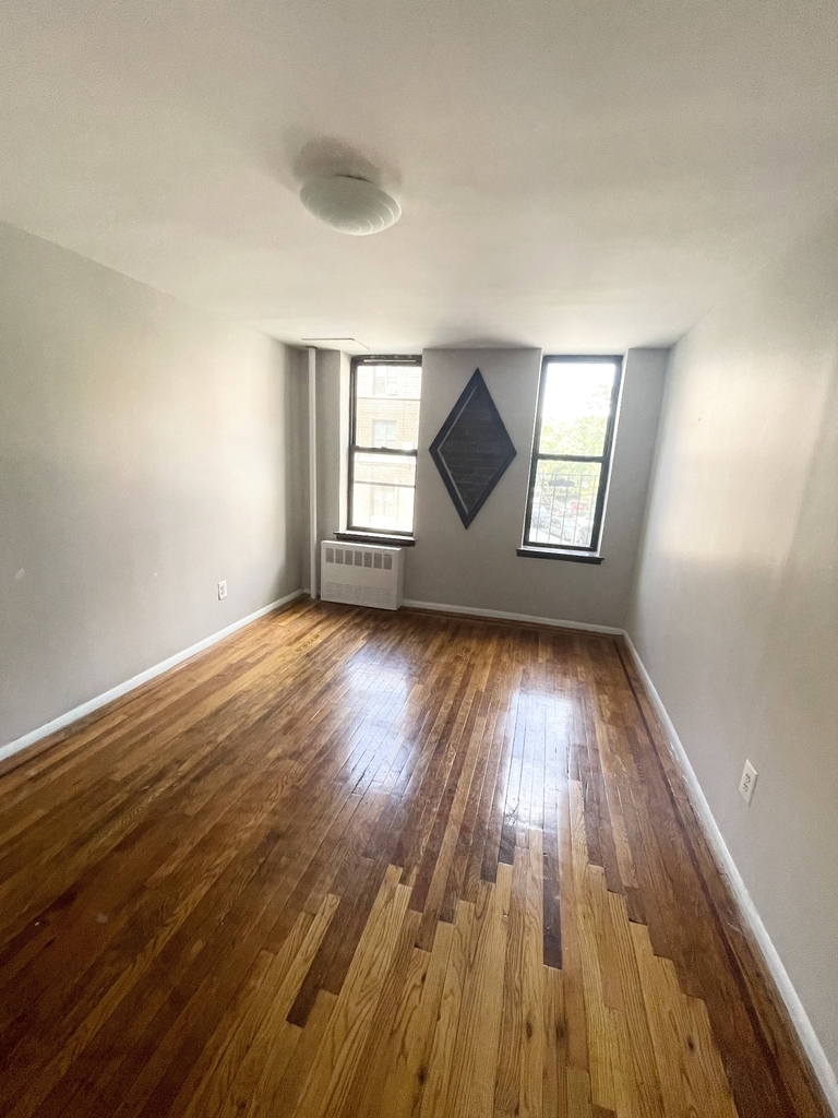 585 East 21st Street - Photo 10