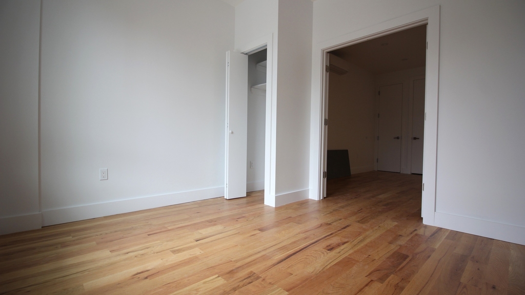 888 Madison Street - Photo 4