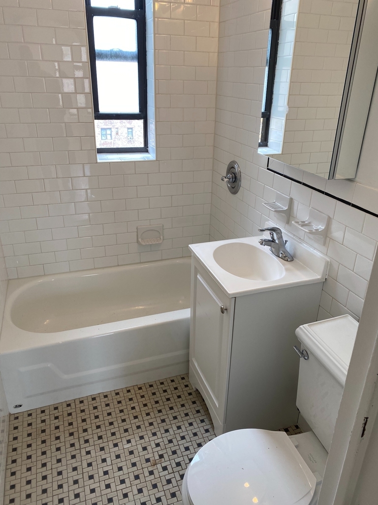 870 Amsterdam Avenue - Photo 6