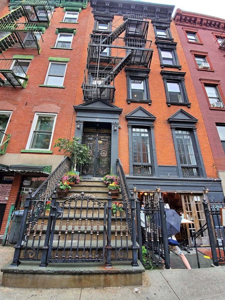 81 East 7 Street - Photo 2