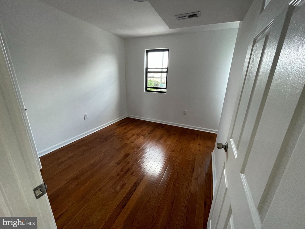 1246 S 31st Street - Photo 10