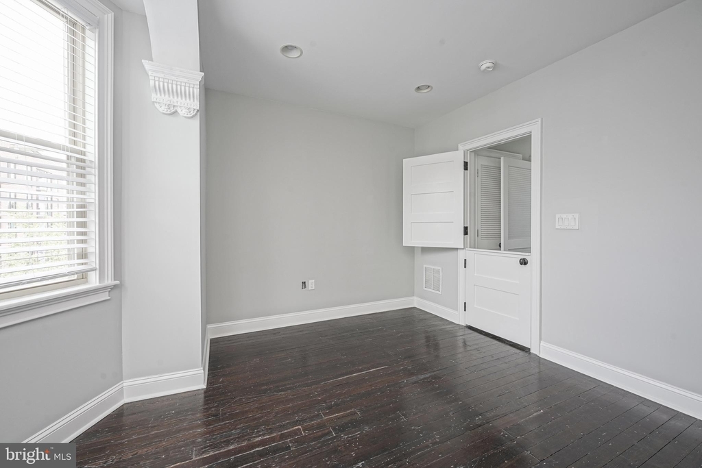 1855 Frankford Avenue - Photo 34