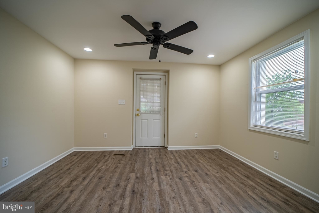 6109 Danville Avenue - Photo 8