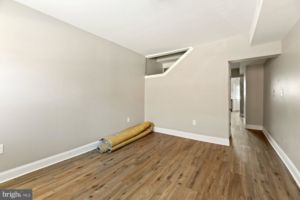 1345 Ward Street - Photo 2