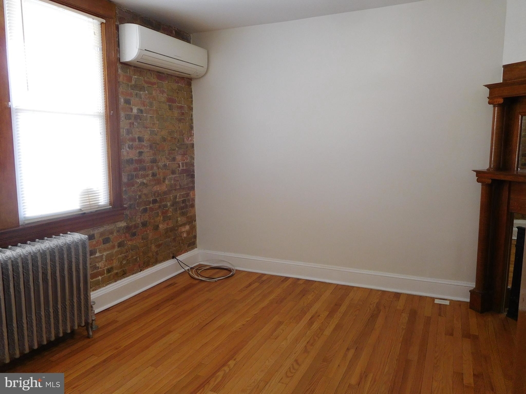 317 T Street Ne - Photo 2