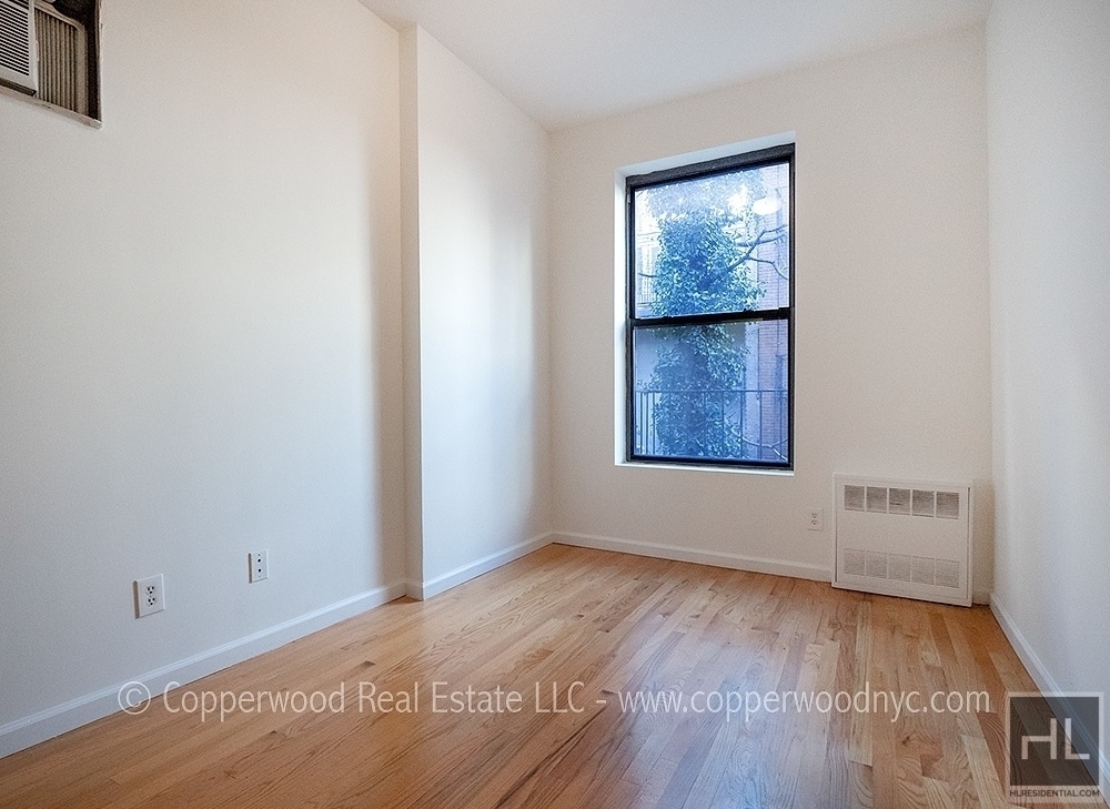 East 82 Street - Photo 1