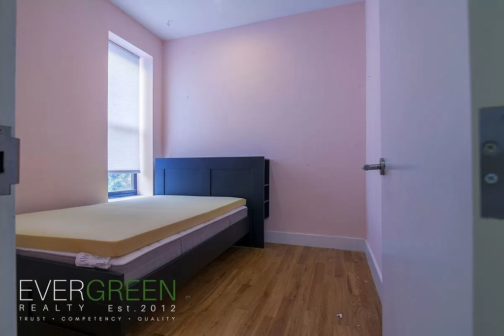 474 Lafayette Avenue - Photo 4